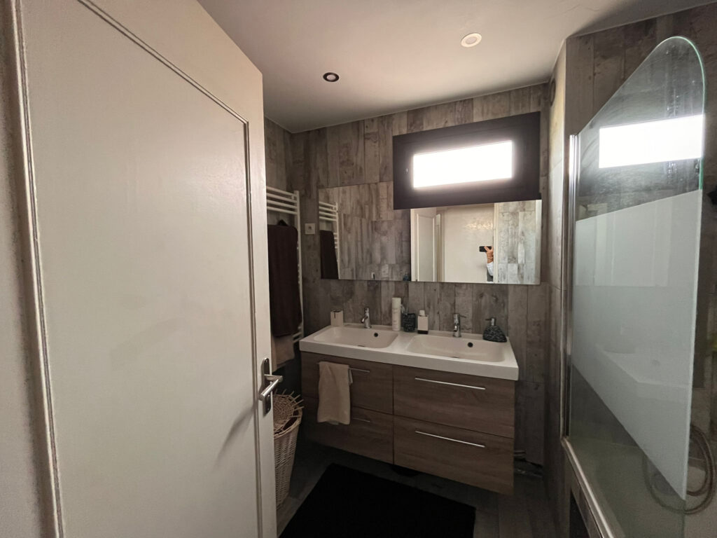 HYPER CENTRE LA TRINITE, 4 pièces d’angle, 77m2, 2 balcons,  – 4 pièces – 3 chambres – 77 m²