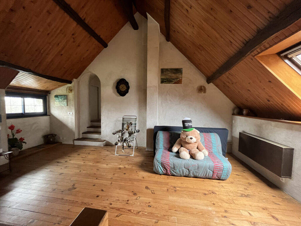 MAISON A LA CAMPAGNE AVEC PISCINE  – 4 pièces – 2 chambres – 121 m²