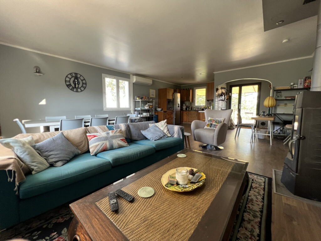 MAISON T5 + APPARTEMENT T4 A VENDRE SUR BEAUMONT DE PERTUIS – 9 pièces – 7 chambres – 186.62 m²