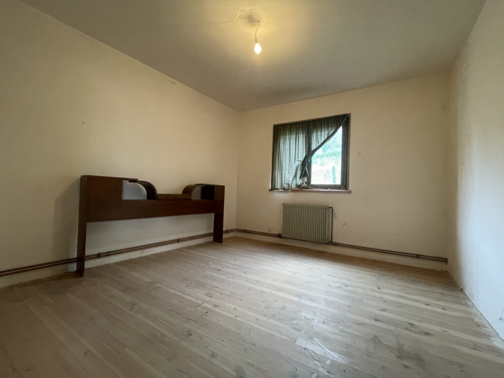 Maison à rénover en camapgne avec dépendance – 5 pièces – 4 chambres – 120 m²