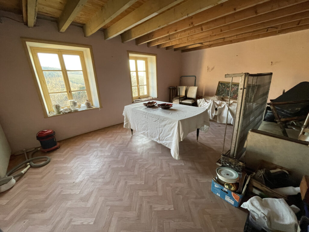 Maison à rénover en camapgne avec dépendance – 5 pièces – 4 chambres – 120 m²