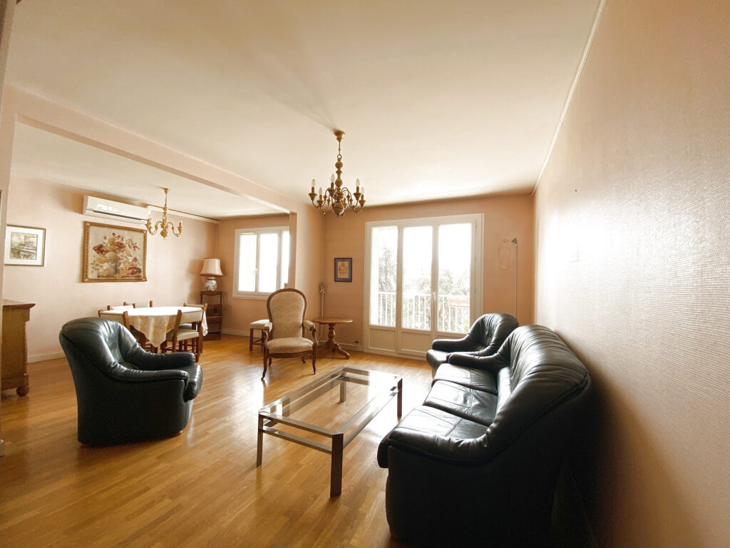 Monplaisir, T5 lumineux avec balcon  – 5 pièces – 3 chambres – 97 m²