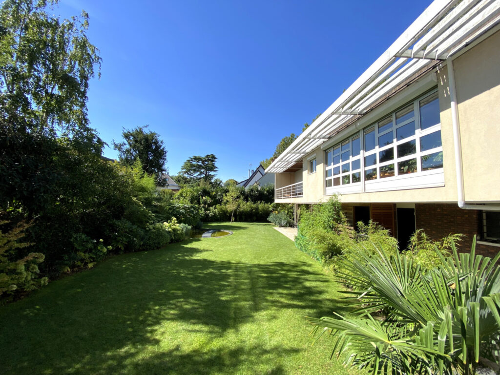 Maison d’architecte en bord de Marne – 7 pièces – 4 chambres – 180 m²