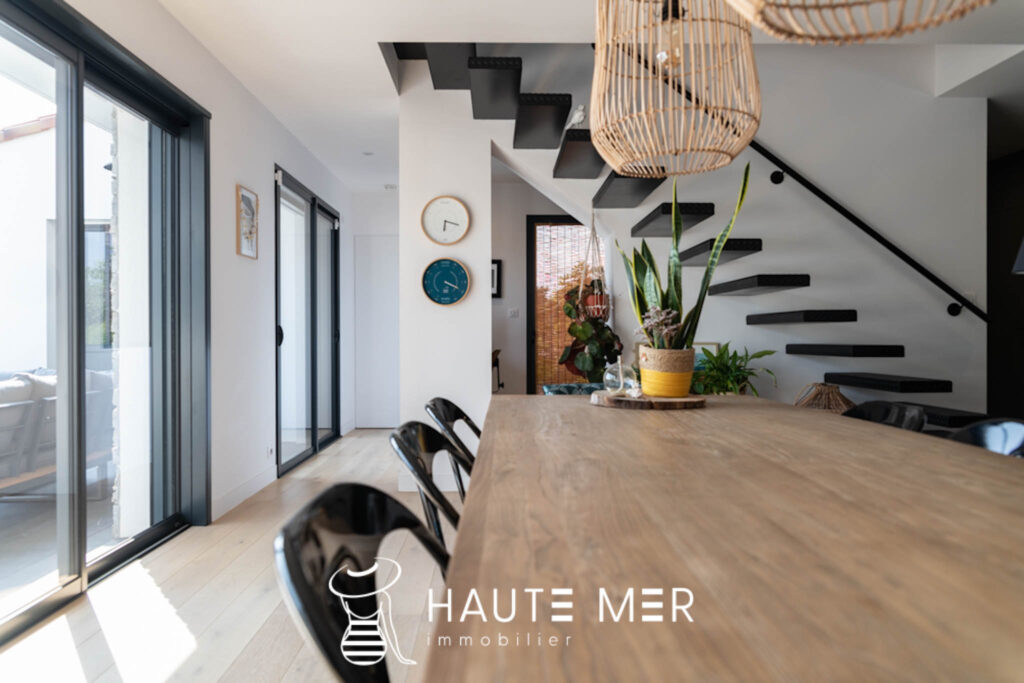 AVOCETTE – Contemporaine lovée dans la nature – 5 pièces – 4 chambres – 161 m²