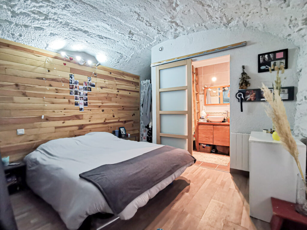 Maison de village de 104m2 avec terrasse – 5 pièces – 3 chambres – 104 m²