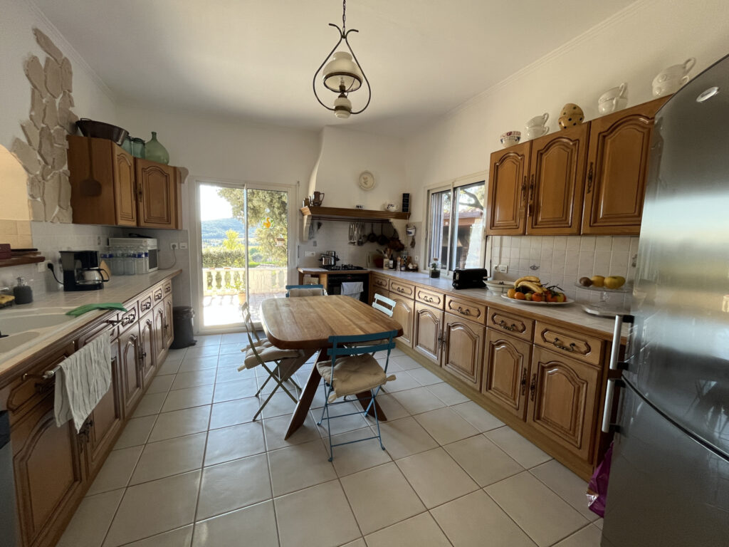 VILLA D&rsquo; ARCHITECTE 190M2  VUE EXCEPTIONNELLE – 5 pièces – 4 chambres – 190 m²