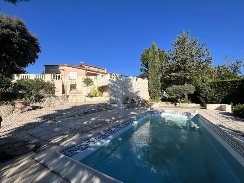 VILLA D’ ARCHITECTE 190M2  VUE EXCEPTIONNELLE – 5 pièces – 4 chambres – 190 m²