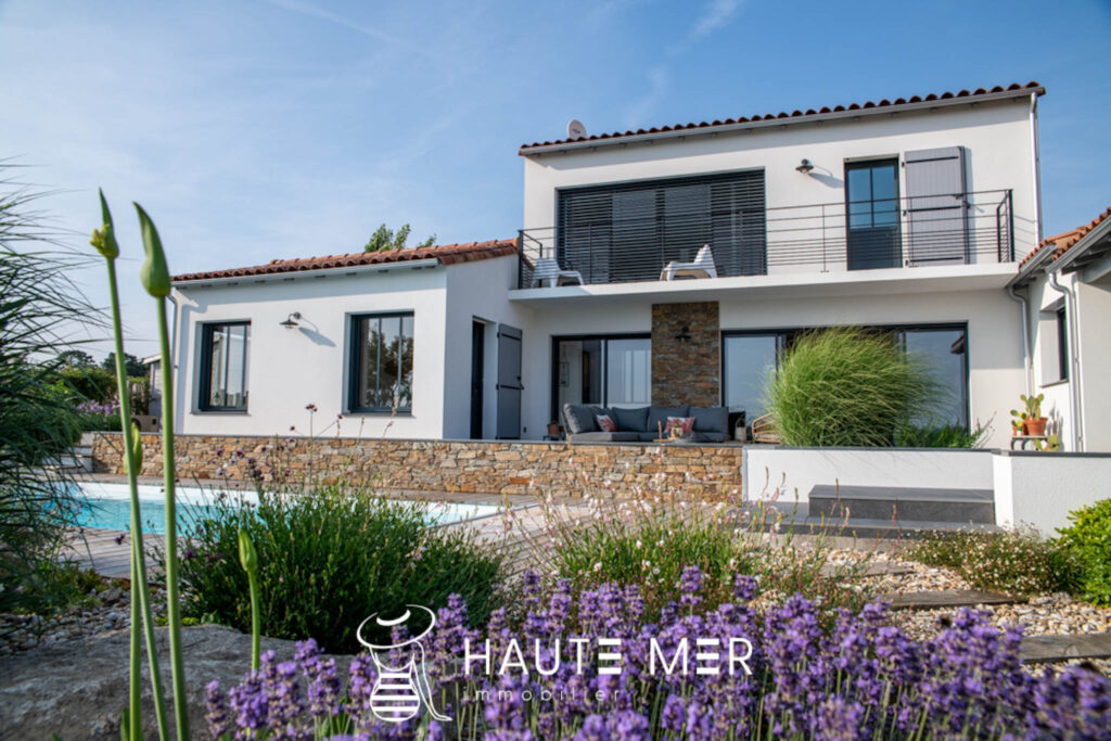 AVOCETTE – Contemporaine lovée dans la nature – 5 pièces – 4 chambres – 161 m²