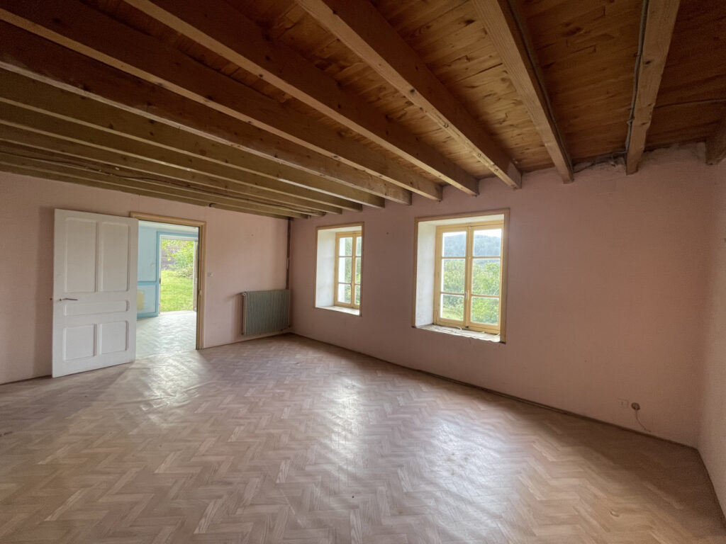 Maison à rénover en camapgne avec dépendance – 5 pièces – 4 chambres – 120 m²