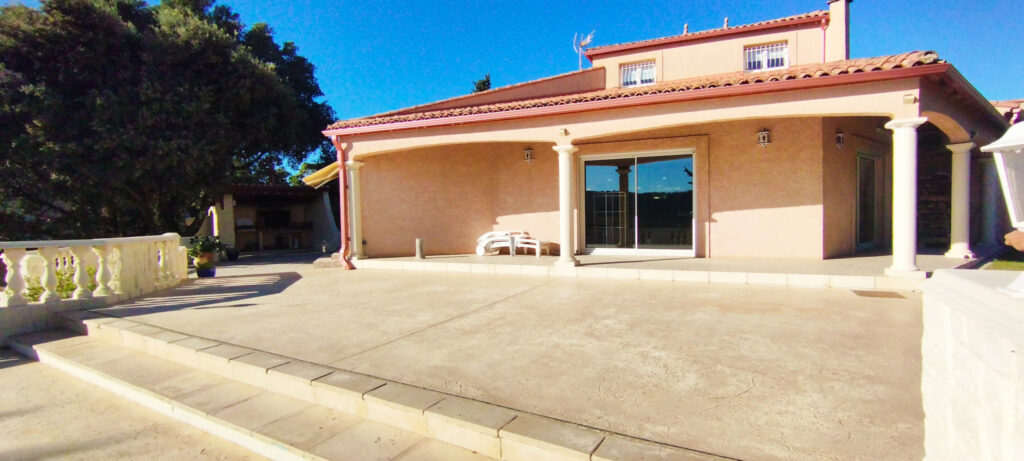 VILLA D’ ARCHITECTE 190M2  VUE EXCEPTIONNELLE – 5 pièces – 4 chambres – 190 m²