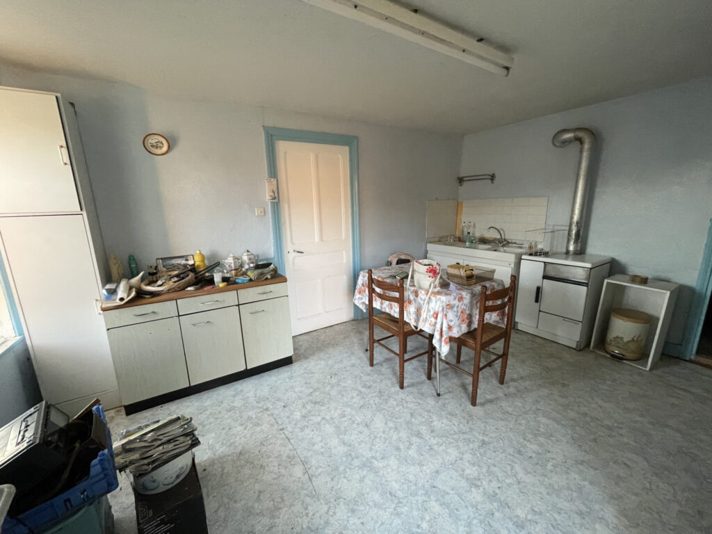 Maison à rénover en camapgne avec dépendance – 5 pièces – 4 chambres – 120 m²