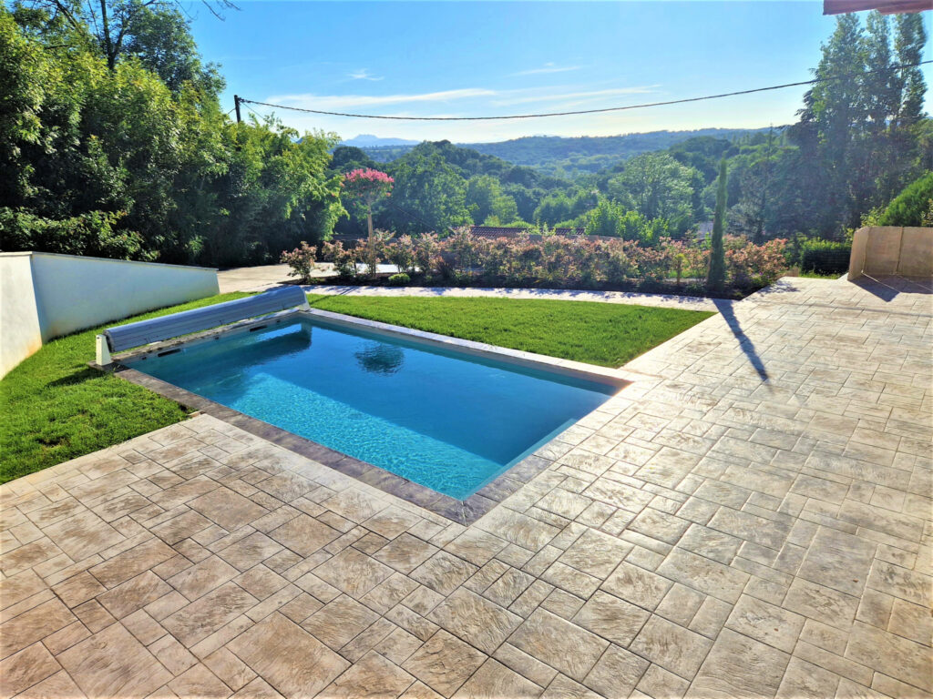 Villa rénovée avec vue imprenable sur la Rhune – 6 pièces – 4 chambres – 183 m²