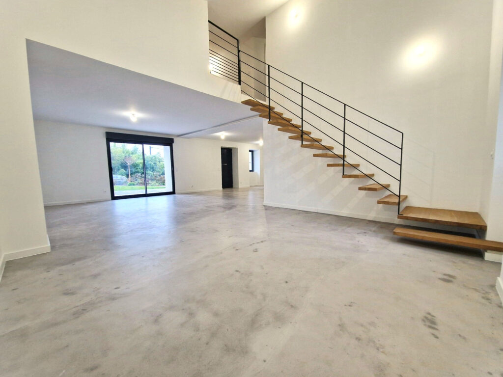 Villa rénovée avec vue imprenable sur la Rhune – 6 pièces – 4 chambres – 183 m²