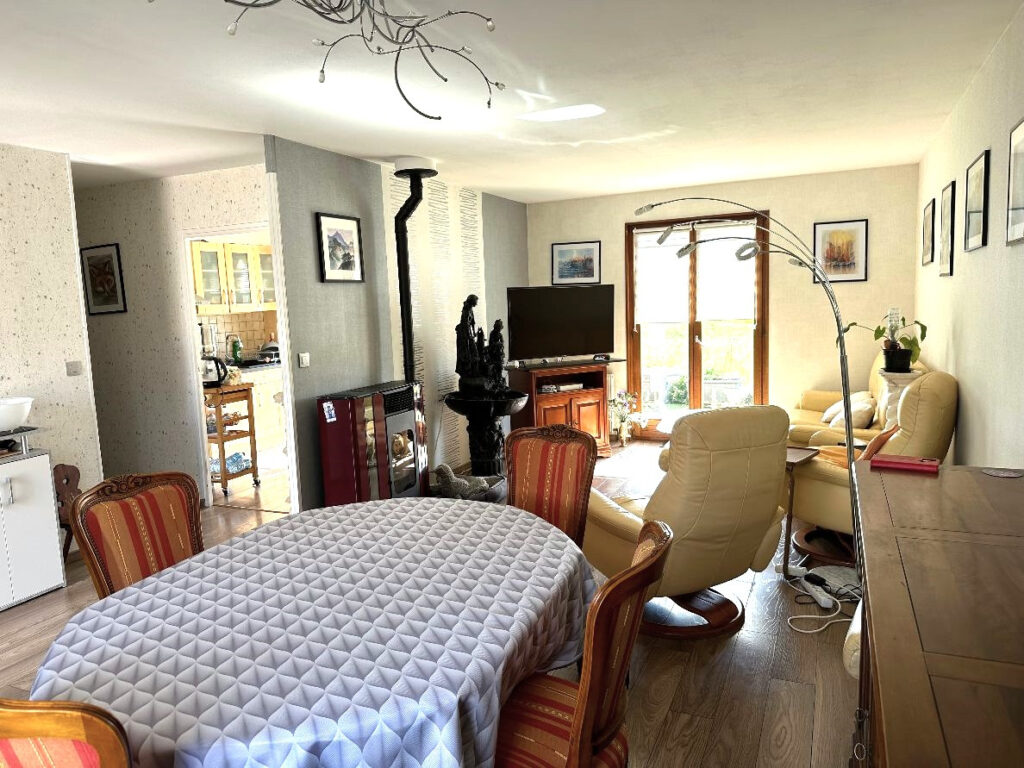 RARE MAISON IND de PLAIN PIED 90 M2  en IMPASSE et SUPERBE   – 5 pièces – 3 chambres – 89 m²