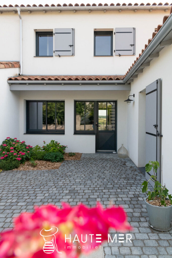 AVOCETTE – Contemporaine lovée dans la nature – 5 pièces – 4 chambres – 161 m²