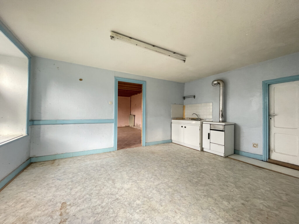 Maison à rénover en camapgne avec dépendance – 5 pièces – 4 chambres – 120 m²