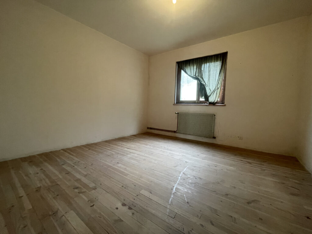 Maison à rénover en camapgne avec dépendance – 5 pièces – 4 chambres – 120 m²