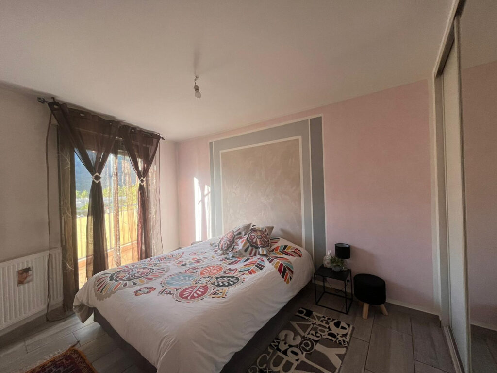 HYPER CENTRE LA TRINITE, 4 pièces d’angle, 77m2, 2 balcons,  – 4 pièces – 3 chambres – 77 m²