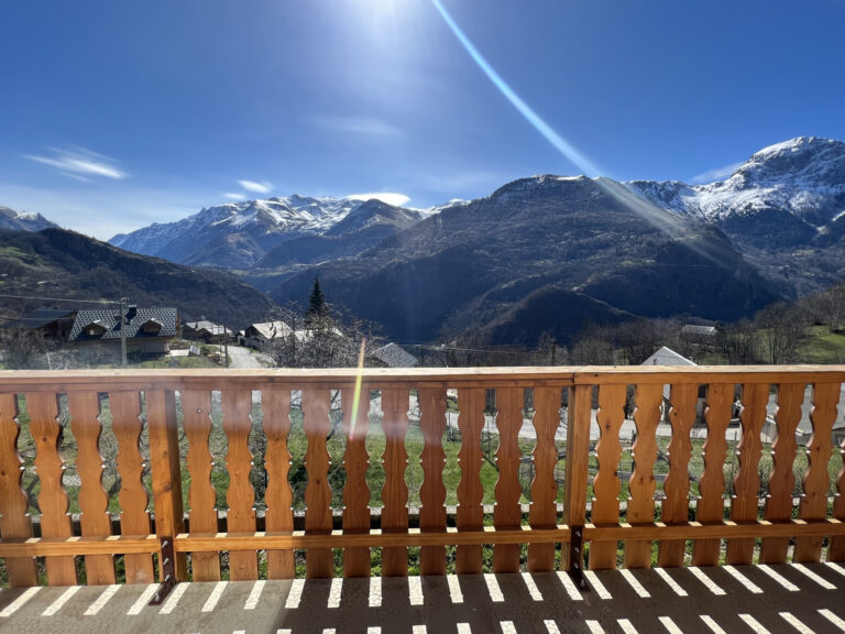 Dans un village de montagne atypique au pied de la station d – 5 pièces – 3 chambres – 123.75 m²