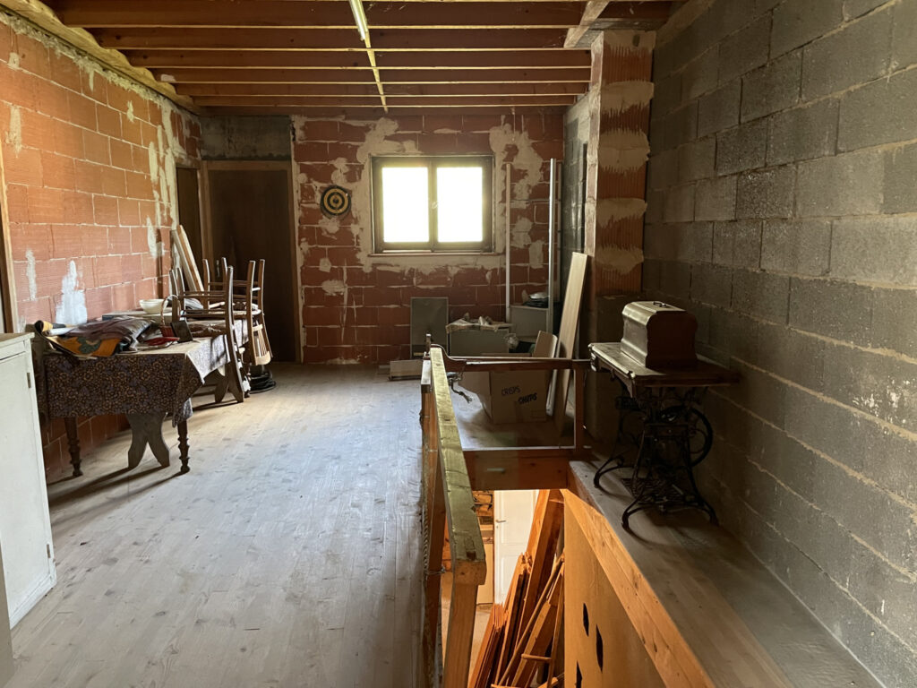 Maison à rénover en camapgne avec dépendance – 5 pièces – 4 chambres – 120 m²