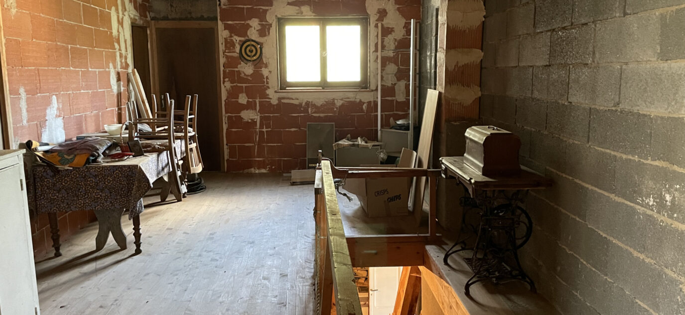 Maison à rénover en camapgne avec dépendance – 5 pièces – 4 chambres – 120 m²