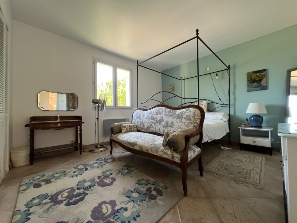 MAISON T5 + APPARTEMENT T4 A VENDRE SUR BEAUMONT DE PERTUIS – 9 pièces – 7 chambres – 186.62 m²