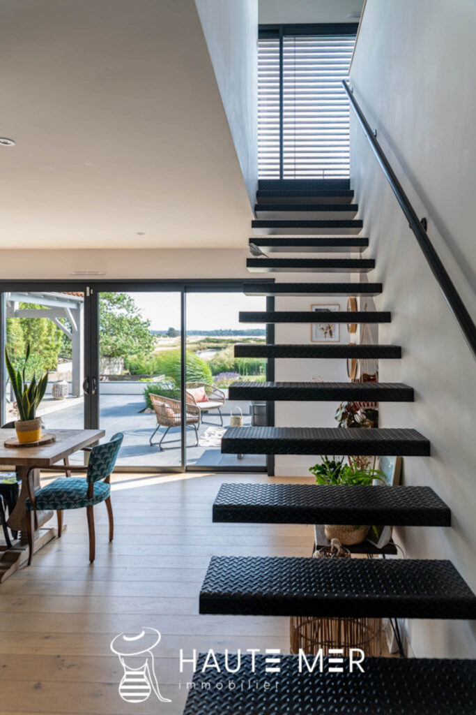 AVOCETTE – Contemporaine lovée dans la nature – 5 pièces – 4 chambres – 161 m²