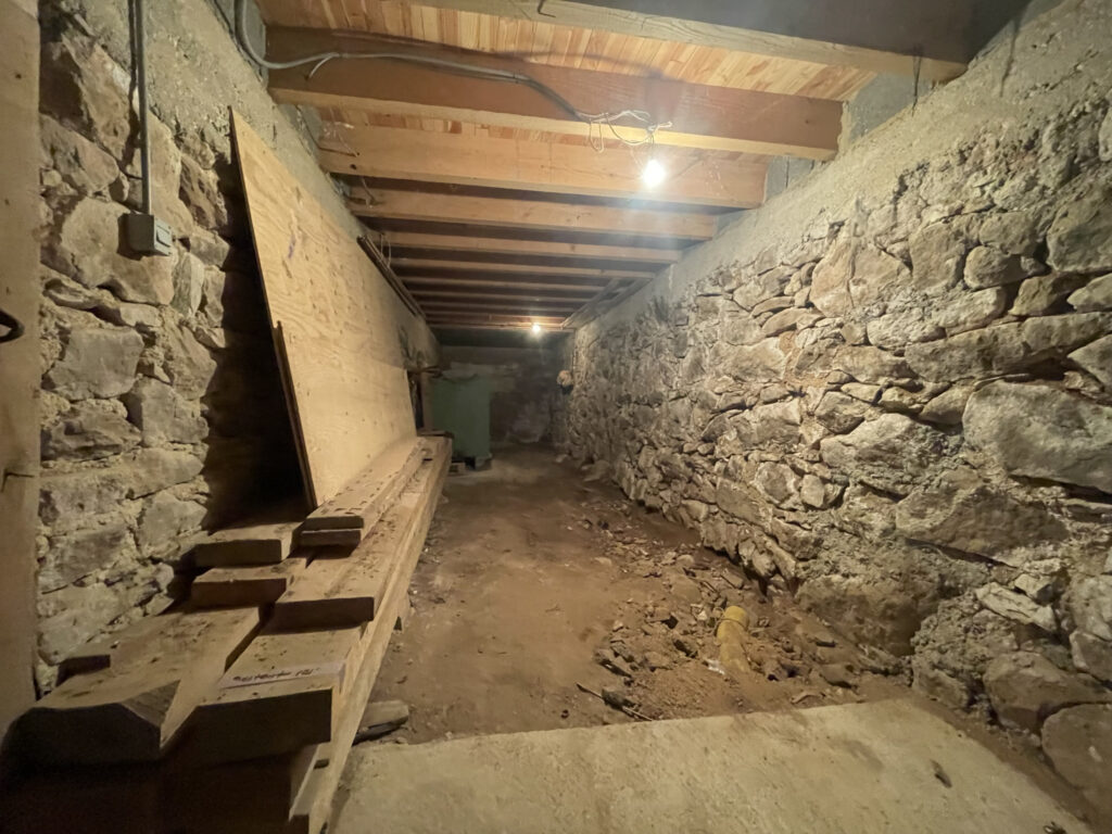 Maison à rénover en camapgne avec dépendance – 5 pièces – 4 chambres – 120 m²