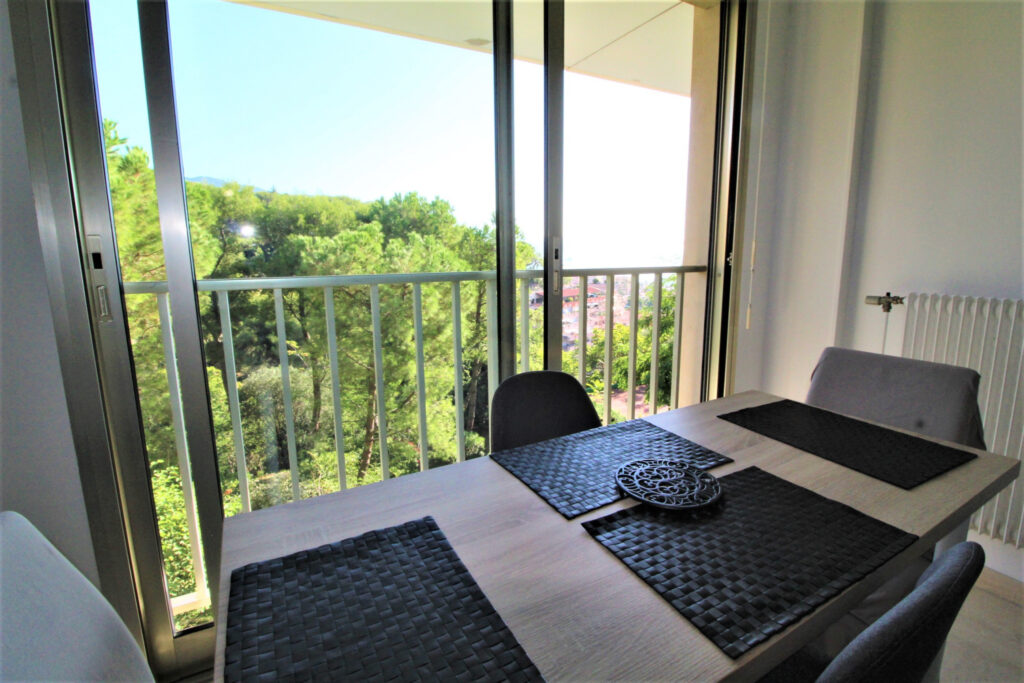 48 m2 à Roquebrune Cap Martin avec parking – 2 pièces – 1 chambre – 50 m²