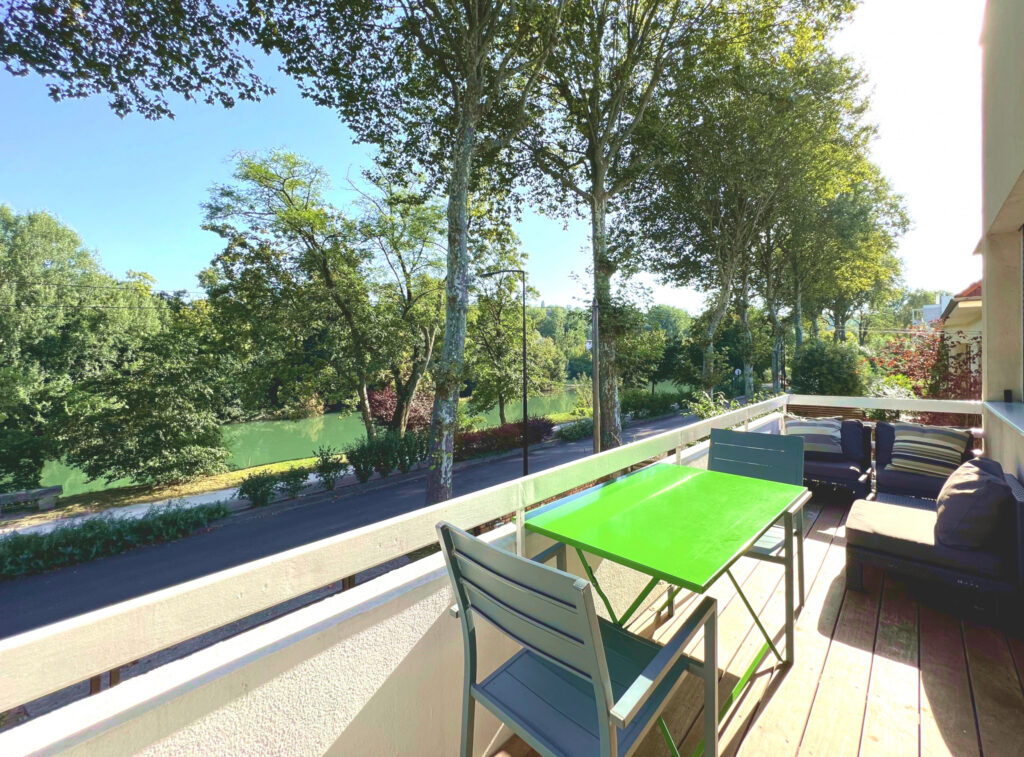Maison d’architecte en bord de Marne – 7 pièces – 4 chambres – 180 m²