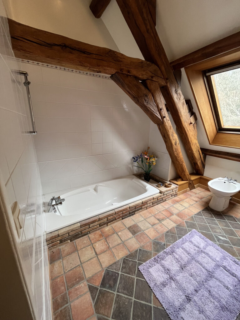 MAISON A LA CAMPAGNE AVEC PISCINE  – 4 pièces – 2 chambres – 121 m²