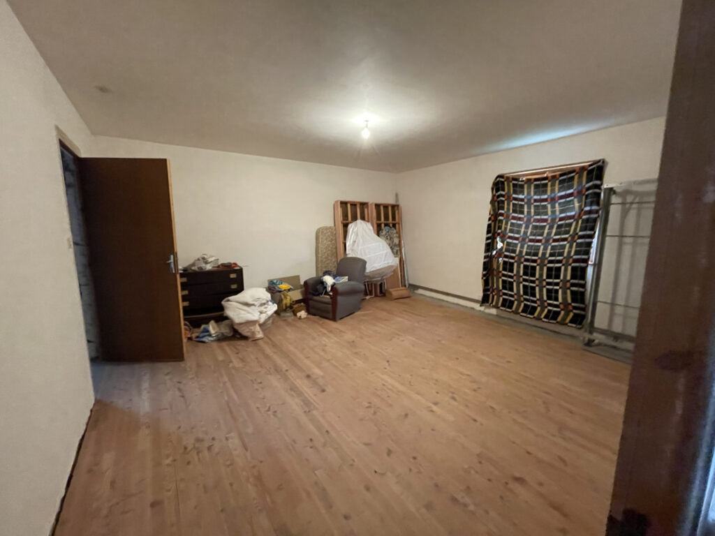 Maison à rénover en camapgne avec dépendance – 5 pièces – 4 chambres – 120 m²