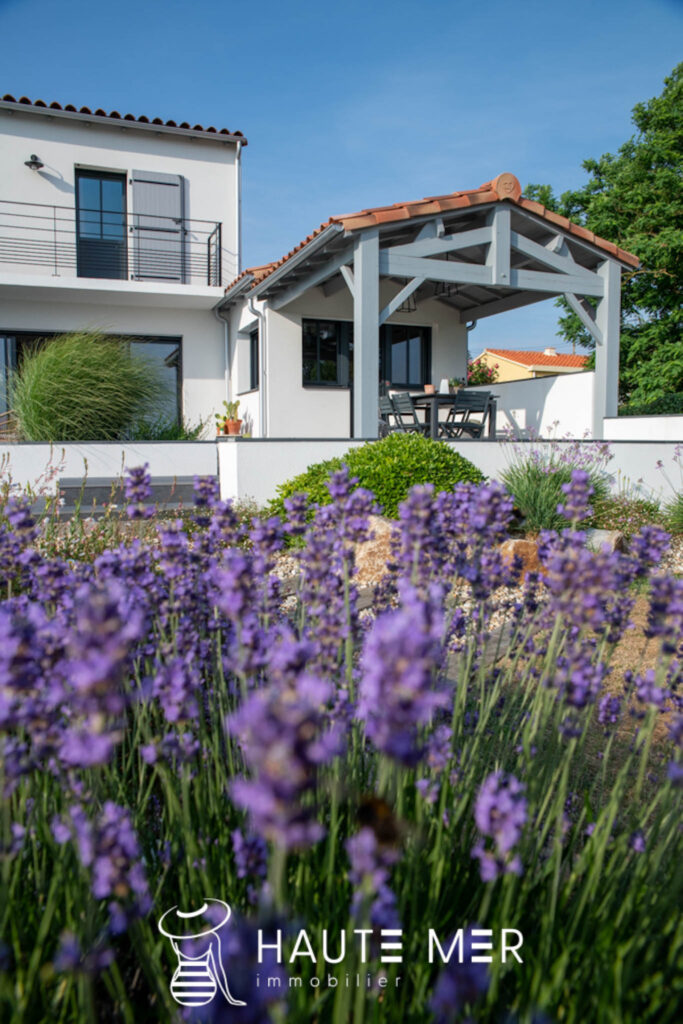 AVOCETTE – Contemporaine lovée dans la nature – 5 pièces – 4 chambres – 161 m²