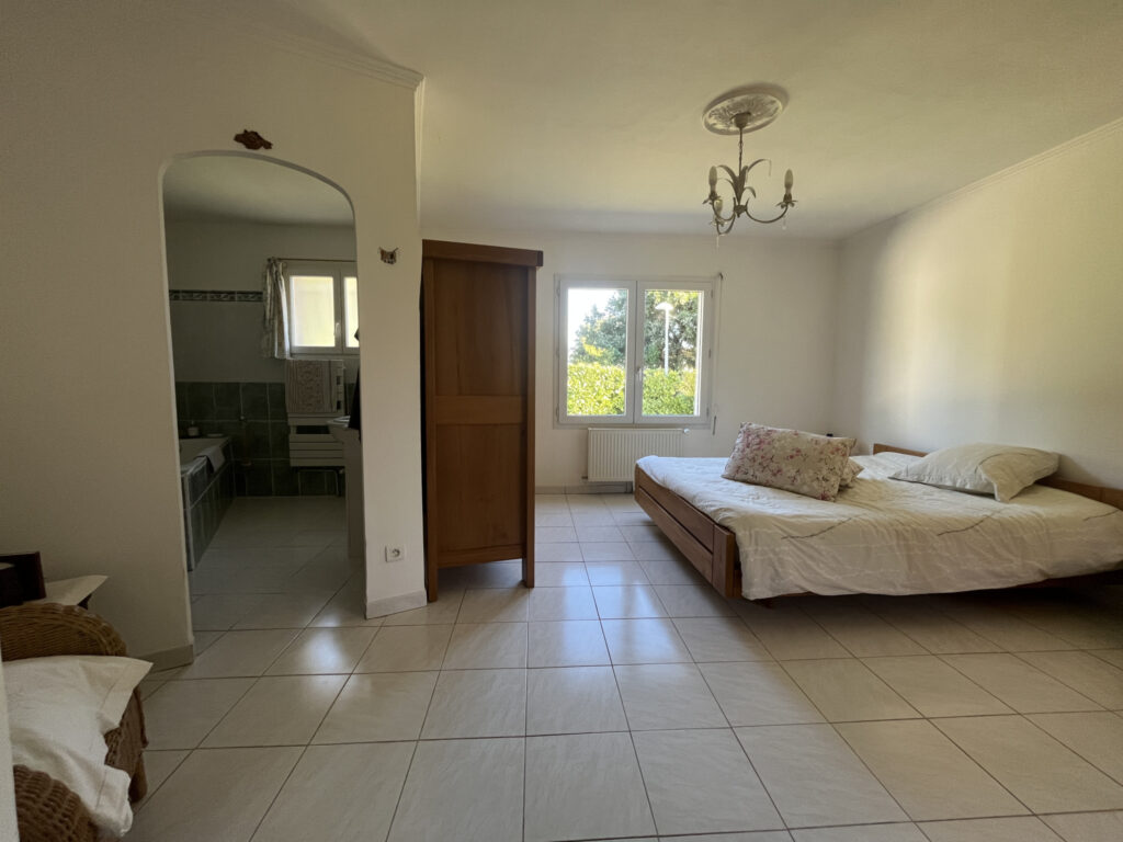 VILLA D’ ARCHITECTE 190M2  VUE EXCEPTIONNELLE – 5 pièces – 4 chambres – 190 m²