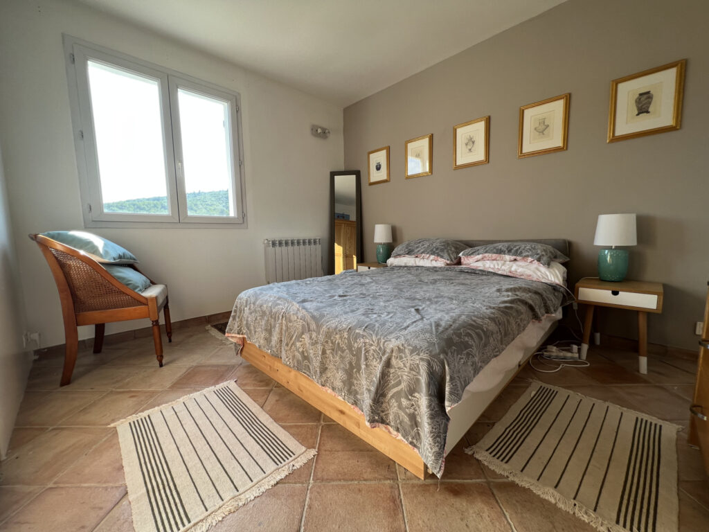 MAISON T5 + APPARTEMENT T4 A VENDRE SUR BEAUMONT DE PERTUIS – 9 pièces – 7 chambres – 186.62 m²