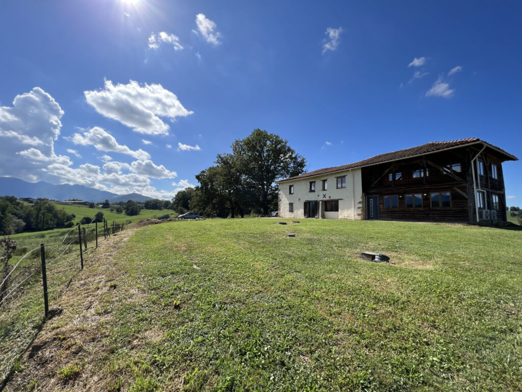 Vue panoramique, sans voisins, 4 chambres, 200m2 – 8 pièces – 3 chambres – 201 m²