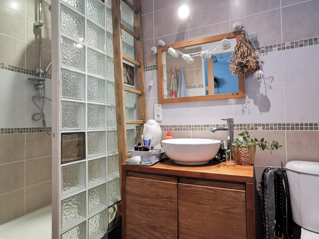 Maison de village de 104m2 avec terrasse – 5 pièces – 3 chambres – 104 m²