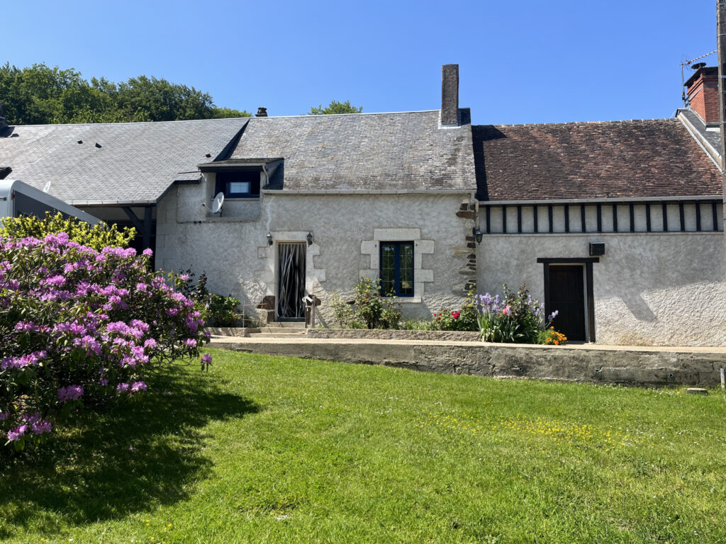 MAISON A LA CAMPAGNE AVEC PISCINE  – 4 pièces – 2 chambres – 121 m²