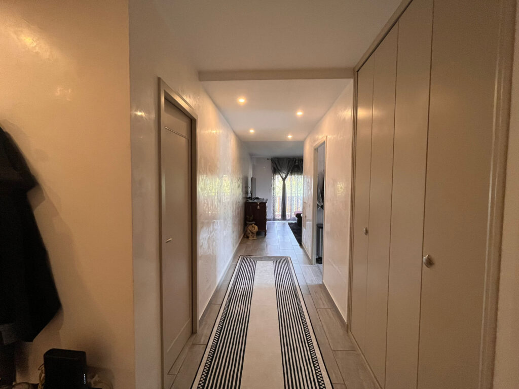 HYPER CENTRE LA TRINITE, 4 pièces d’angle, 77m2, 2 balcons,  – 4 pièces – 3 chambres – 77 m²