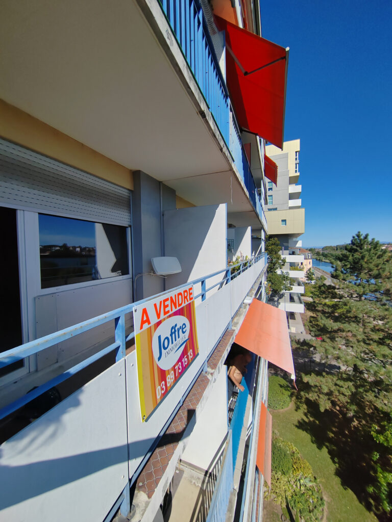 F2 QUAI D ALMA  – 2 pièces – 2 chambres – 57.9 m²