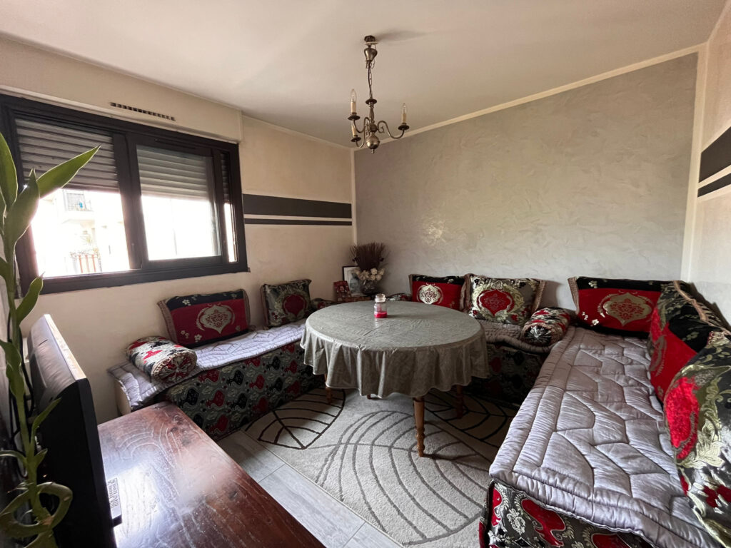 HYPER CENTRE LA TRINITE, 4 pièces d’angle, 77m2, 2 balcons,  – 4 pièces – 3 chambres – 77 m²