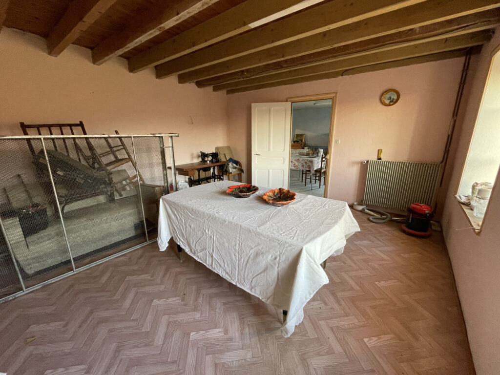 Maison à rénover en camapgne avec dépendance – 5 pièces – 4 chambres – 120 m²