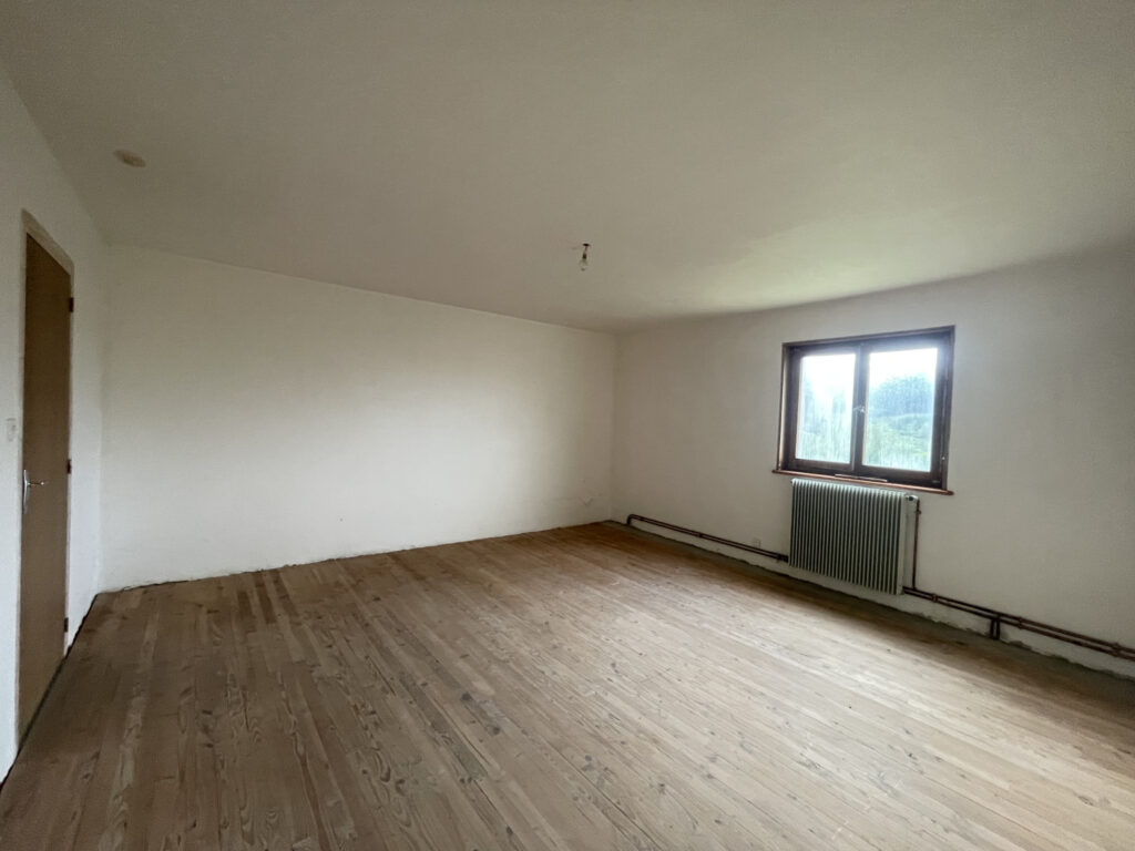 Maison à rénover en camapgne avec dépendance – 5 pièces – 4 chambres – 120 m²