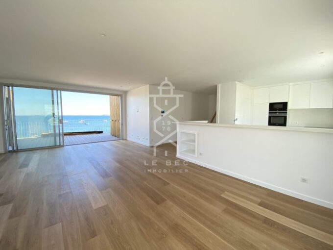 LOMENER : Duplex d’exception avec vue sur mer – 4 pièces – 3 chambres – 153 m²