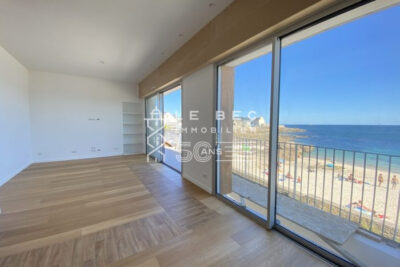 LOMENER : Duplex d&rsquo;exception avec vue sur mer – 5 pièces – 4 chambres – 137 m²