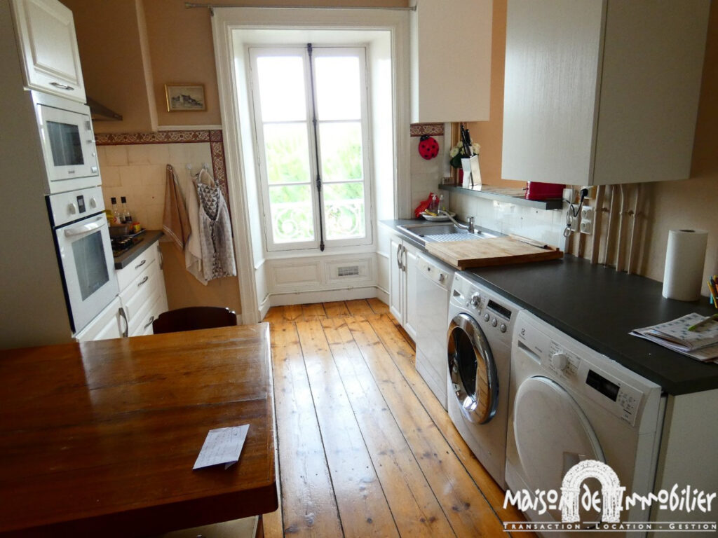 Vieux COGNAC – 5 pièces – 2 chambres – 128 m²