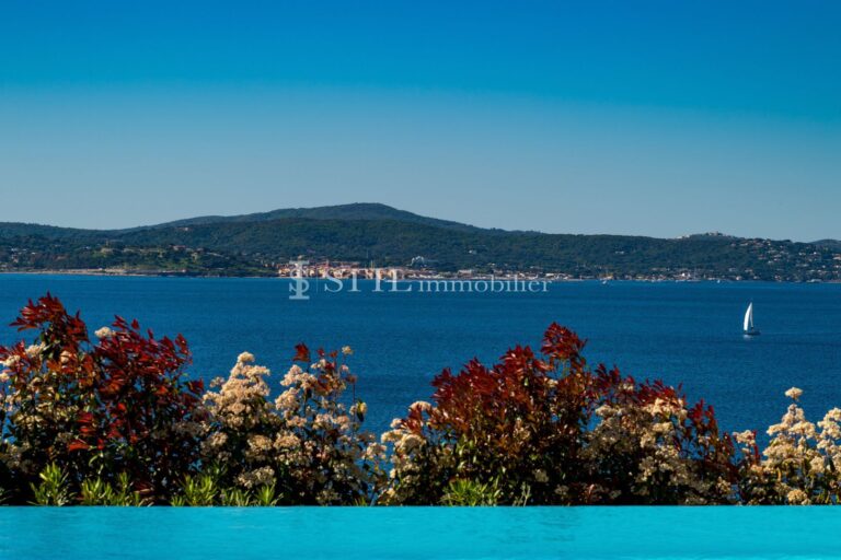 location villa 5 Pièce(s) – 5 pièces – 4 chambres – 250.00 m²