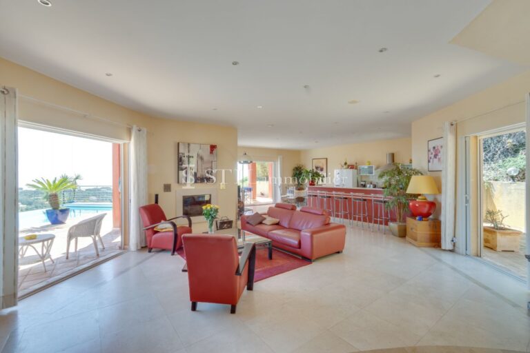 vente villa 7 Pièce(s) – 7 pièces – 5 chambres – 280.00 m²