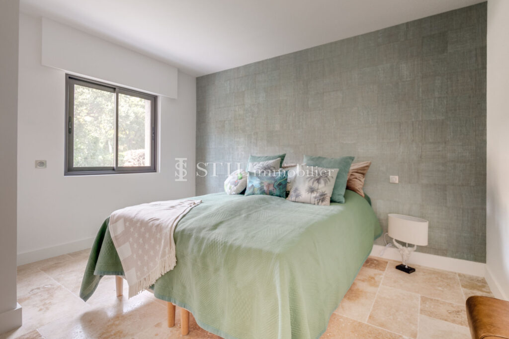 location villa 6 Pièce(s) – 6 pièces – 5 chambres – 266.00 m²