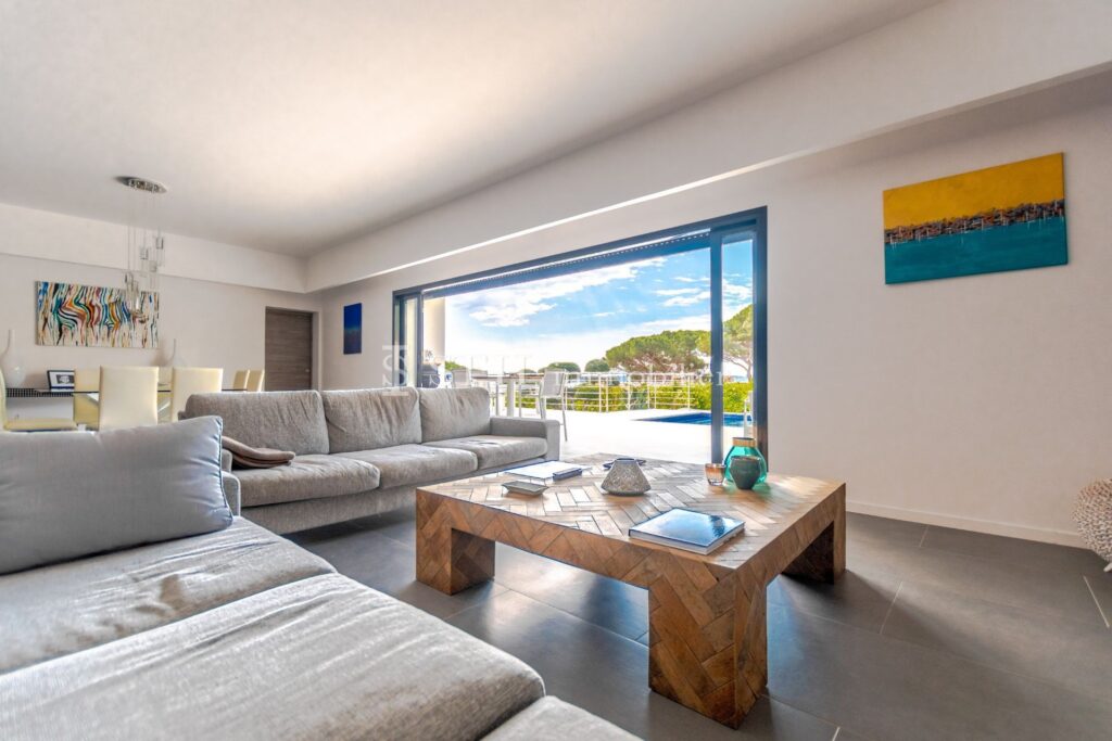 vente villa 5 Pièce(s) – 5 pièces – 4 chambres – 200.00 m²